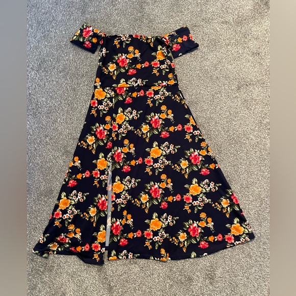 24/7 Comfort Eleanor Black Floral Side Slit Maternity Dress - Picture 7 of 12